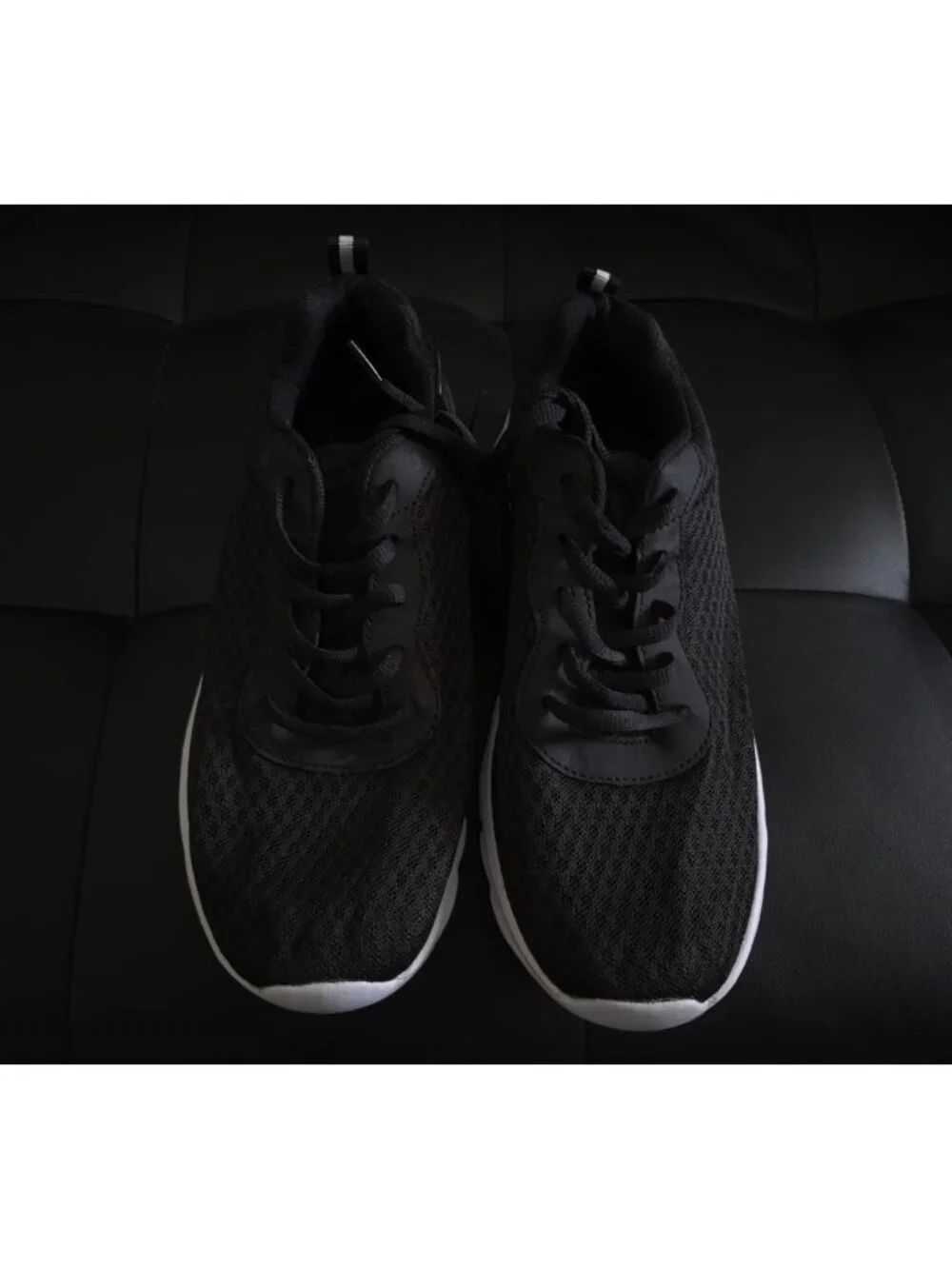Mens Black Running Shoes Size 41 Lightweight Breathable Mesh Sneakers
